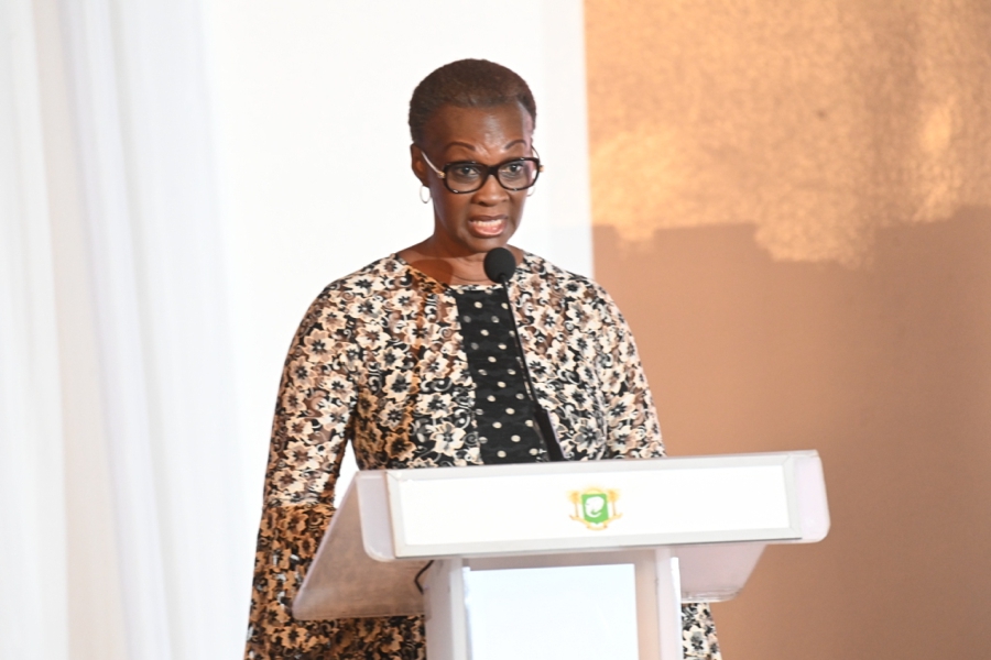 la-premiere-dame-madame-dominique-ouattara-a-pro (2)