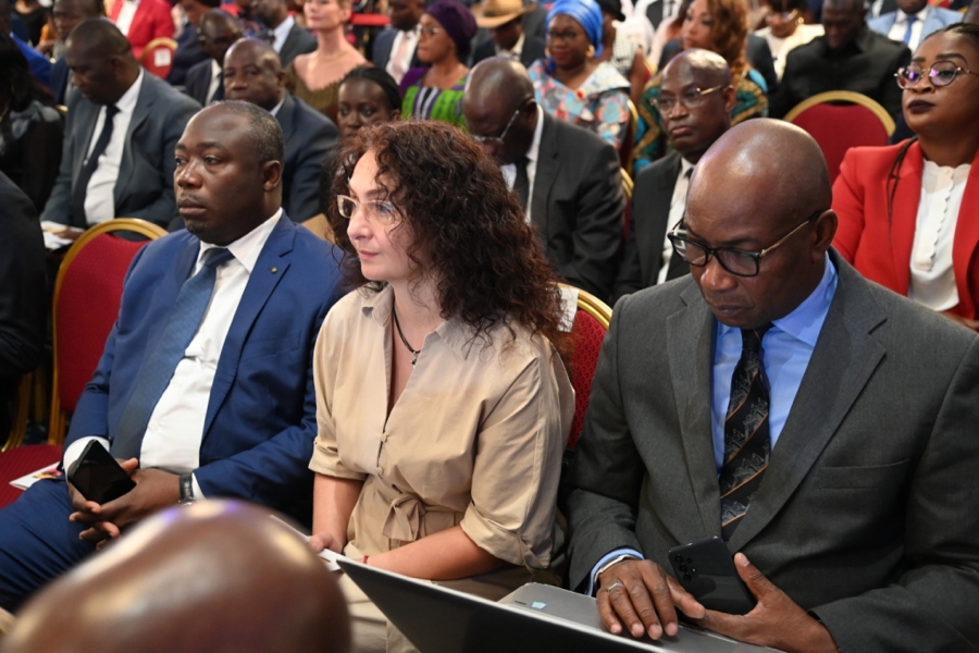 la-premiere-dame-madame-dominique-ouattara-a-pro (4)