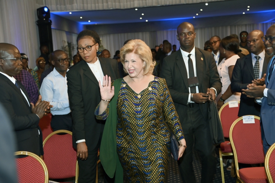 la-premiere-dame-madame-dominique-ouattara-a-pro (6)
