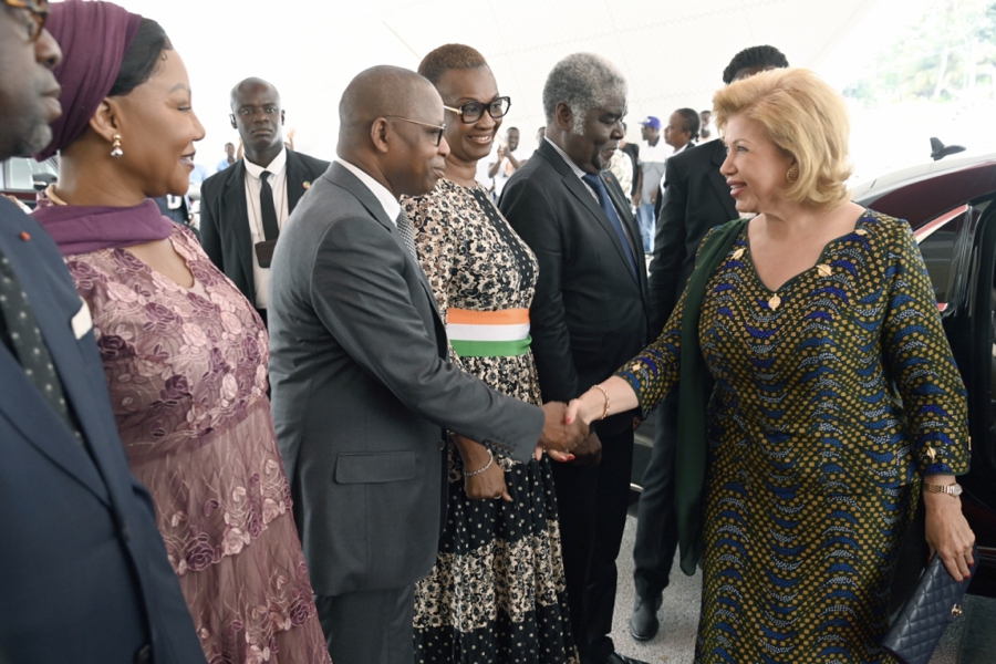 la-premiere-dame-madame-dominique-ouattara-a-procede-au-lancement-d