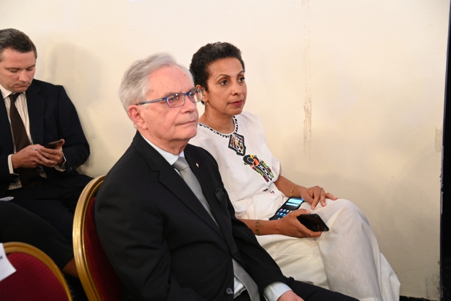 la-premiere-dame-madame-dominique-ouattara-a-procede