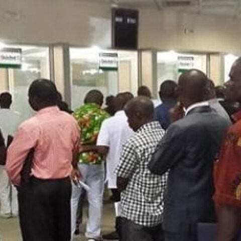 Société – Côte d’Ivoire : La responsable d’une agence de banque détourne 17 millions FCFA.