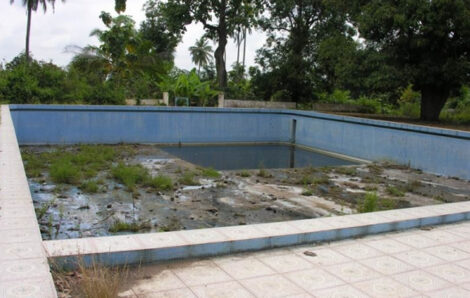 Mémoires – Infrastructure sportive et de détente : L’histoire cachée de la piscine municipale de Bouaké.