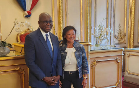 Ouverture prochaine du consulat général de Côte d’Ivoire à Paris : le Consul Général Issiaka Konaté échange avec la Maire Jeanne D’Hauteserre.