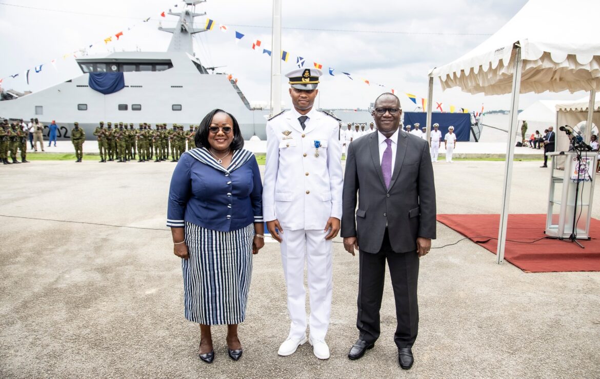 Cérémonie de baptême du Patrouilleur de Haute Mer « Espérance » de type OPV45 avec pour Marraine Madame Anne-Désirée Ouloto, Ministre de la Fonction Publique.
