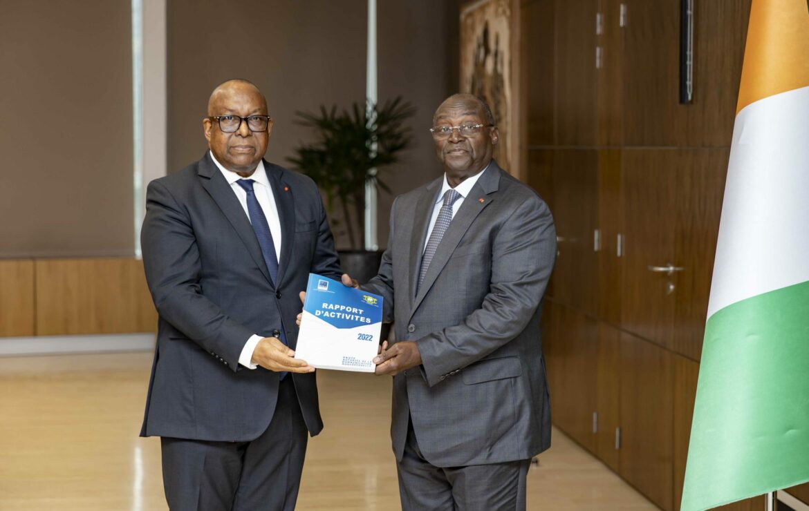 Le Vice-Président de la République a reçu le Rapport d’activités 2022 de la Haute Autorité de la Communication Audiovisuelle (HACA).