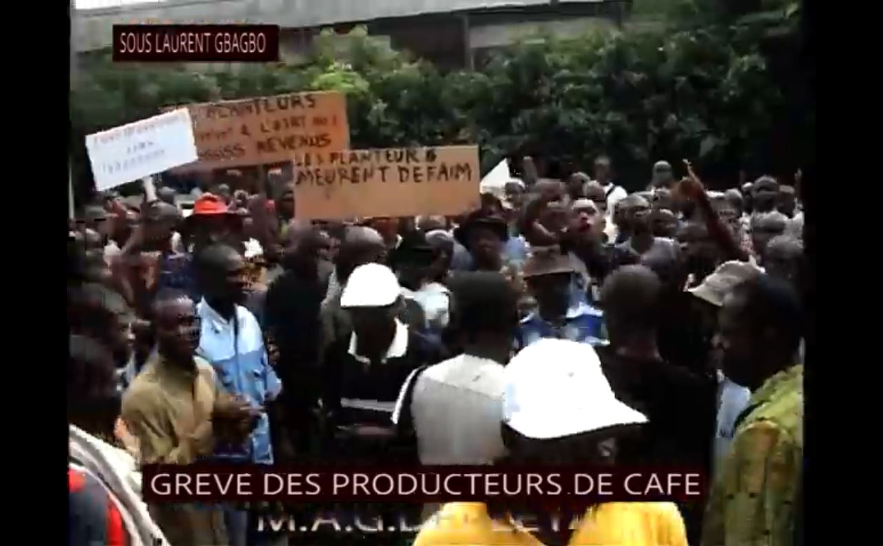 Planteurs_cafe_cacao_brulent_recolte_sous_gbagbo_2009_11