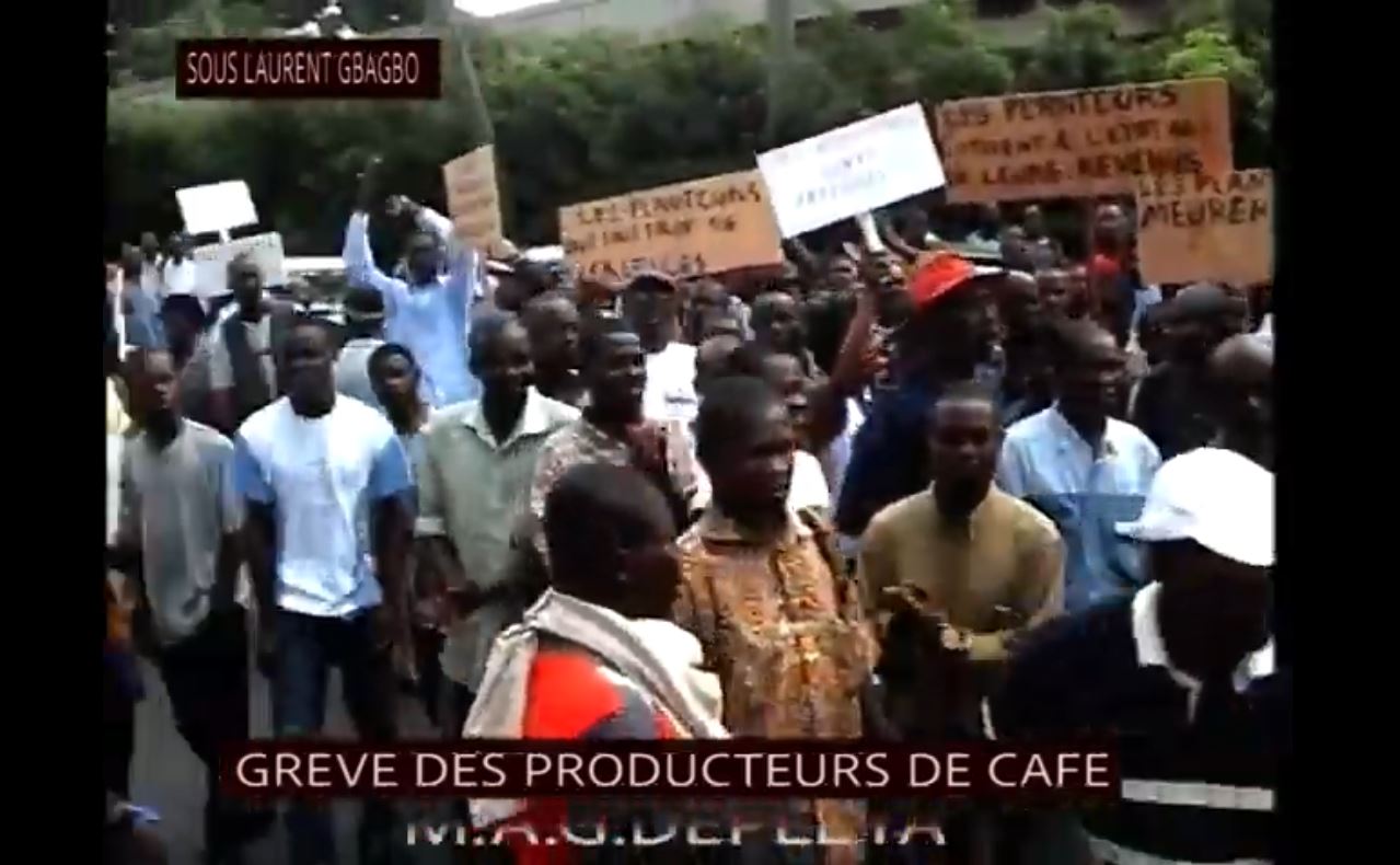 Planteurs_cafe_cacao_brulent_recolte_sous_gbagbo_2009_12