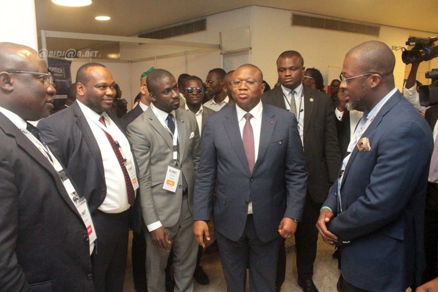 ceremonie-d-ouverture-de-la-2e-edition-du-sommet-africain-des-startups-et-d_5je3e3gug
