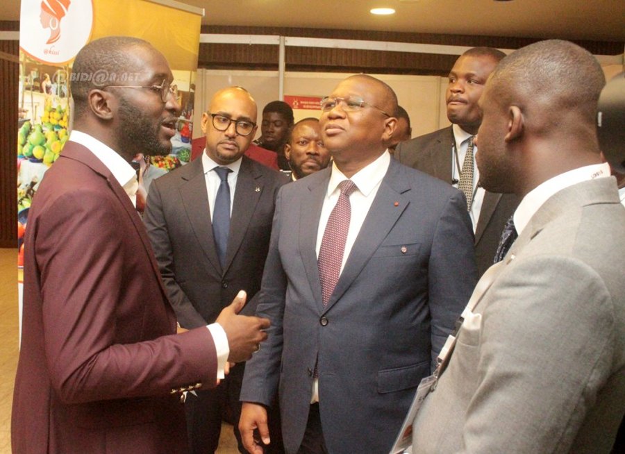 ceremonie-d-ouverture-de-la-2e-edition-du-sommet-africain-des-startups-et-d_cpqf38yvw