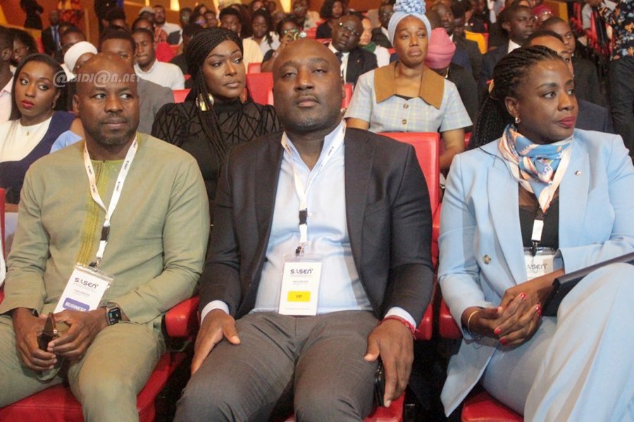ceremonie-d-ouverture-de-la-2e-edition-du-sommet-africain-des-startups-et-d_detqqaynh