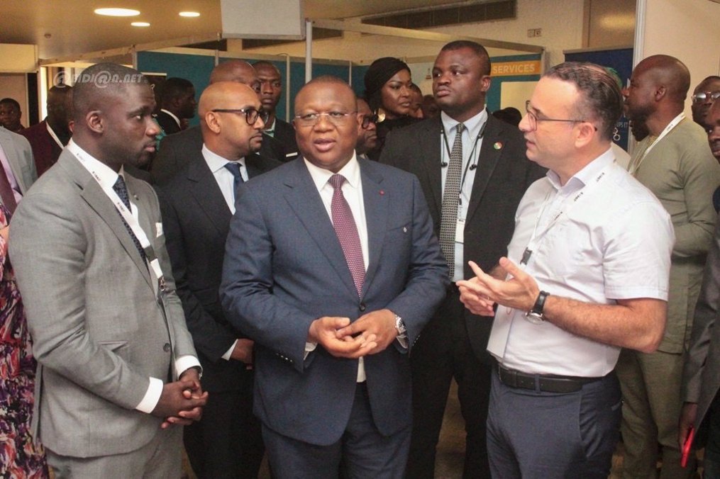 ceremonie-d-ouverture-de-la-2e-edition-du-sommet-africain-des-startups-et-d_lqb56ktpv