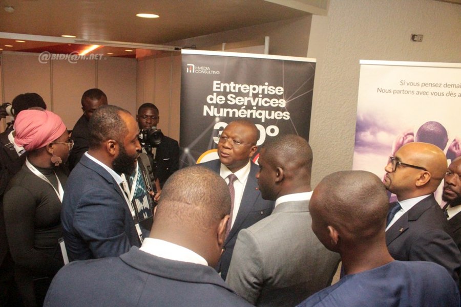 ceremonie-d-ouverture-de-la-2e-edition-du-sommet-africain-des-startups-et-d_u567p1fux