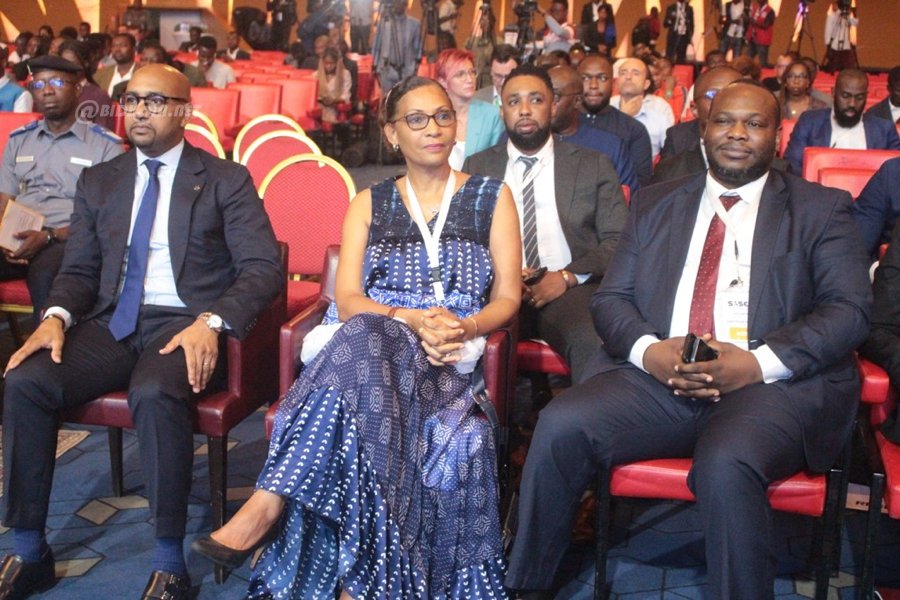 ceremonie-d-ouverture-de-la-2e-edition-du-sommet-africain-des-startups-et-d_v3riqprkr