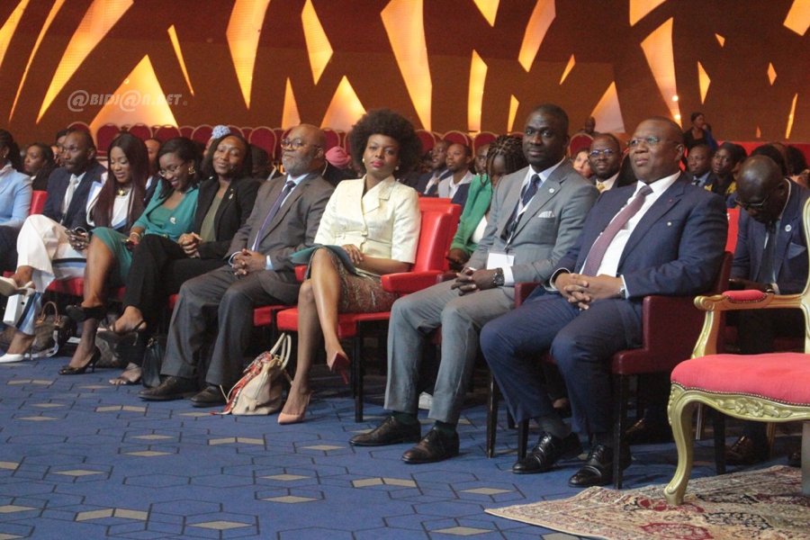 ceremonie-d-ouverture-de-la-2e-edition-du-sommet-africain-des-startups-et-d_v6iuufspl