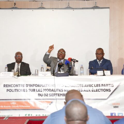 Côte d’Ivoire/Élections locales 2023 : La Commission Électorale Indépendante interdit l’usage du téléphone portable aux électeurs dans l’isoloir.