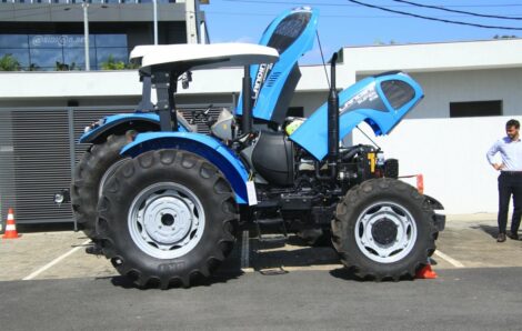Économie  | Publireportage – Agriculture : lancement à Abidjan d’une marque de tracteurs pour améliorer les rendements des agriculteurs.