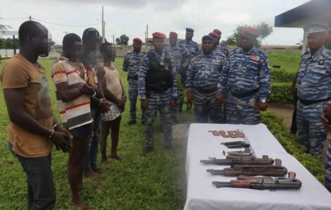 Lutte contre l’insécurité : Des gendarmes découvrent une cache d’armes appartenant à des dealers.