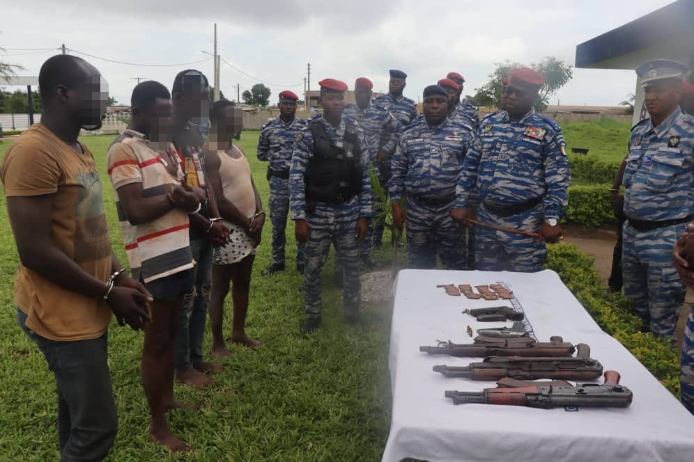 Lutte contre l’insécurité : Des gendarmes découvrent une cache d’armes appartenant à des dealers.
