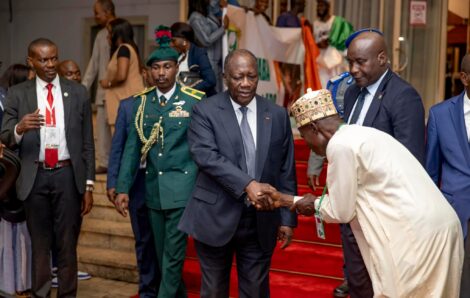 Le Président de la République, Alassane Ouattara, est arrivé, dans la soirée à Abuja au Nigéria.