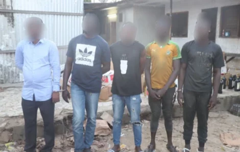 Economie / Lutte contre la contrefaçon : la Gendarmerie démantèle un entrepôt de boissons frelatées à Aboboté.