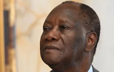 Politique Côte d’Ivoire : Alassane Ouattara hausse le ton contre des ministres et des hauts gradés de l’armée.
