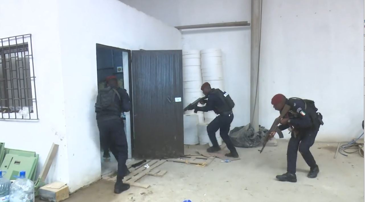 Usine_cigarettes_clandestine_CIV_Abidjan_072023_17