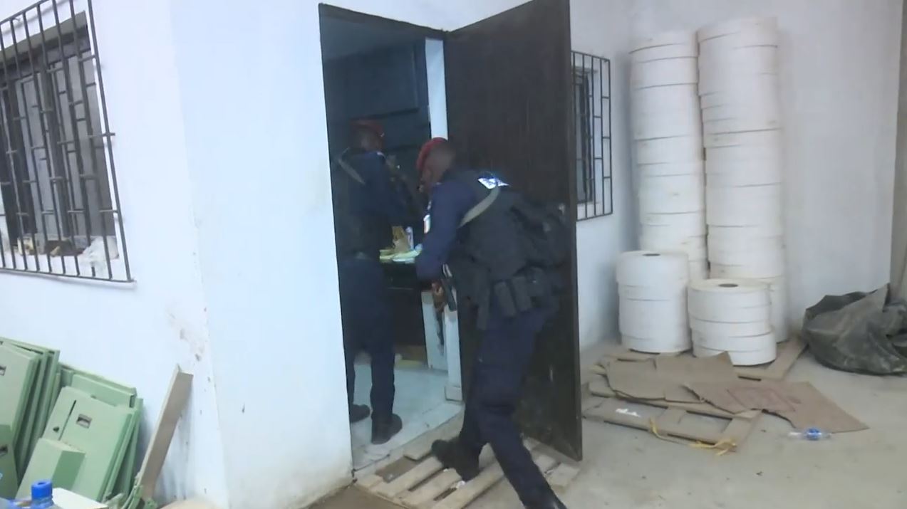 Usine_cigarettes_clandestine_CIV_Abidjan_072023_18