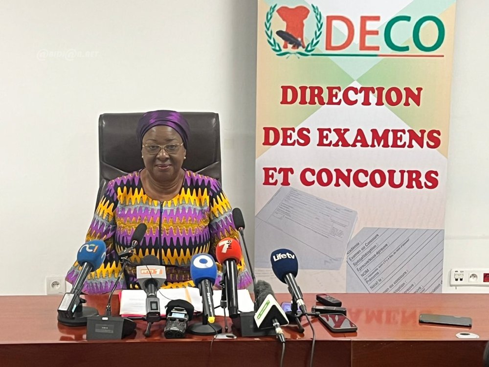 mariam-nimaga-dosso-la-directrice-generale-des-examens-et-concours-deco_ja4d3tlm29h