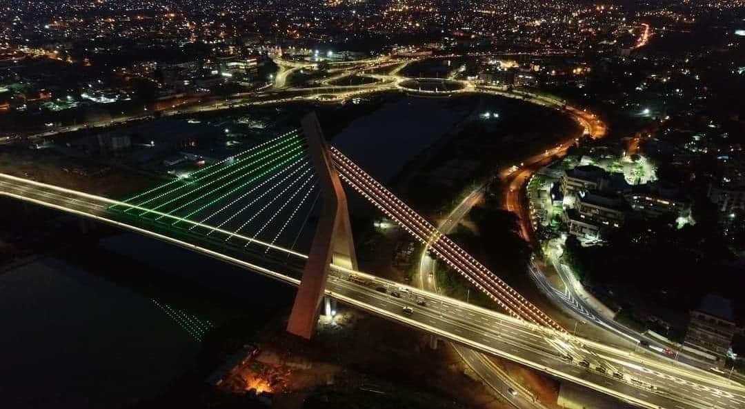 Inauguration du 5ème pont : Alassane Ouattara donne une nouvelle identité visuelle à Abidjan.