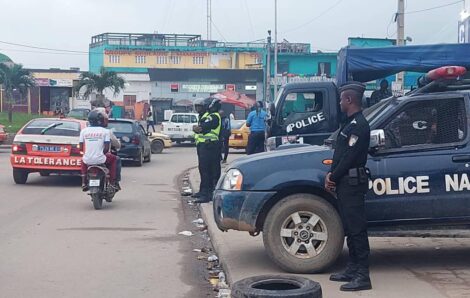 Faits divers : 14 individus interpellés et déférés après une violente bagarre entre des syndicalistes du transport à Abobo.
