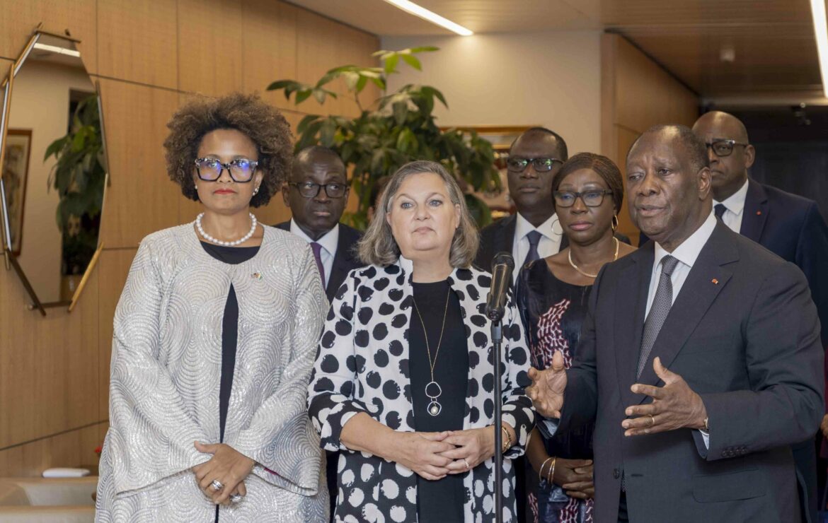 Le Chef de l’Etat a eu un entretien avec la Sous-Secrétaire d’Etat américaine aux Affaires Politiques, Mme Victoria NULAND.