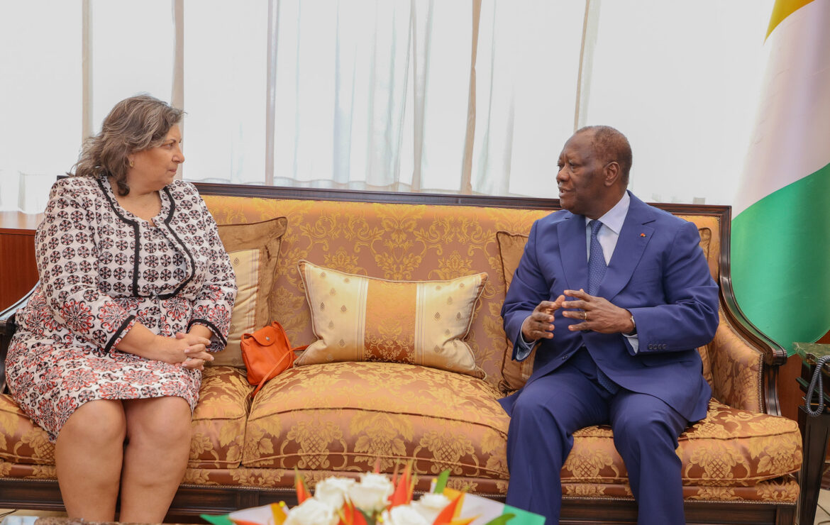 Le Chef de l’État, SEM Alassane Ouattara, a échangé avec l’Ambassadeur des Pays-Bas en Côte d’Ivoire.