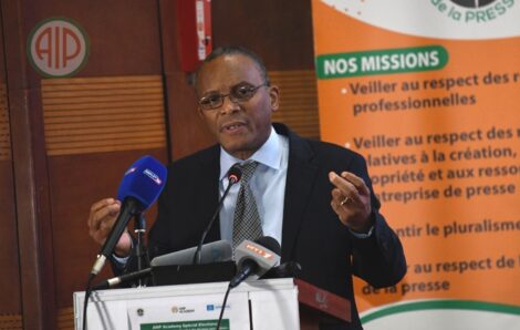 Côte d’Ivoire-AIP/ Le Prof Aghi Bahi invite les journalistes à contribuer à la surveillance de l’intégrité de l’élection.