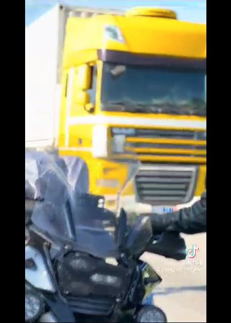 Motards_traversant _CIV_felicitent_autorites_Ivoiriennes_082023_10