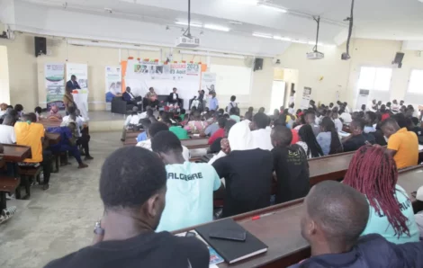 Le Patronat ivoirien sensibilise des étudiants à la culture entrepreneuriale.