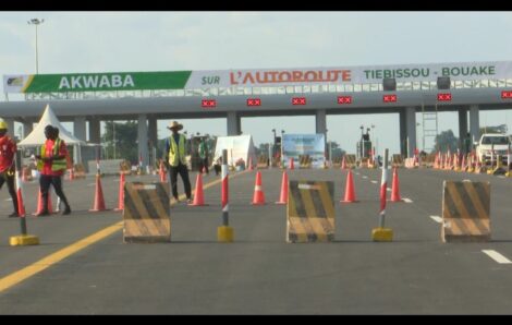 Vidéo du tronçon d’autoroute 2X2 voies Tiébissou – Bouaké (349Km) : Propos des usagers.