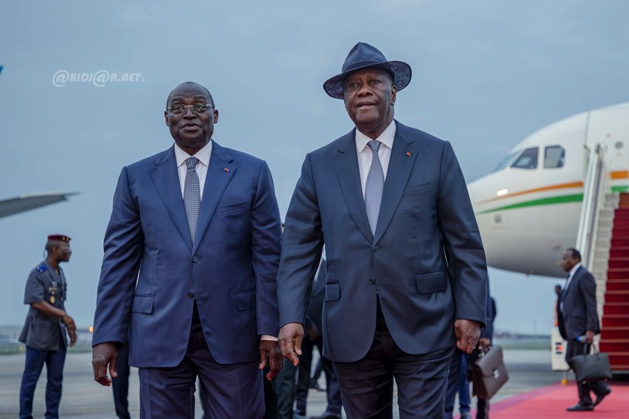 Le Chef de l’État a regagné Abidjan après avoir pris part au 2ème Sommet extraordinaire de la CEDEAO à Abuja.