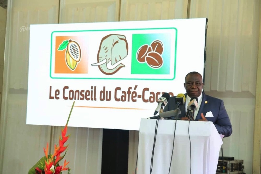 ceremonie-de-lancement-officiel-de-la-campagne-de-commercialisation-du-cafe_jyslyneqln