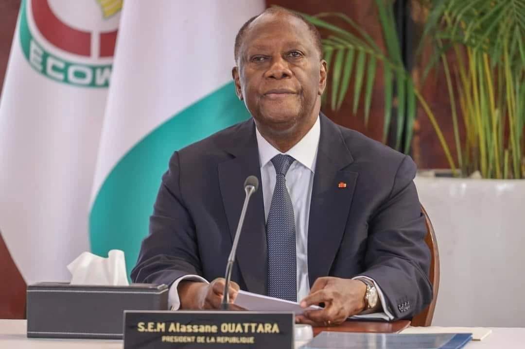 Fabrication des passeports : Ouattara songe à recruter un nouvel opérateur.