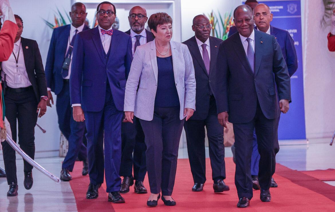 Le Chef de L’État a présidé la Cérémonie Officielle de lever de rideau des Assemblées Annuelles 2023 du FMI et de la Banque Mondiale à Abidjan.