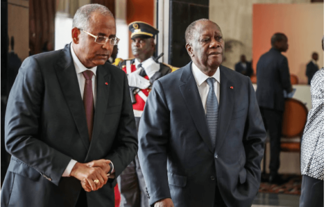 Quand Ouattara plaisante avec Sarassoro et Patrick Achi.