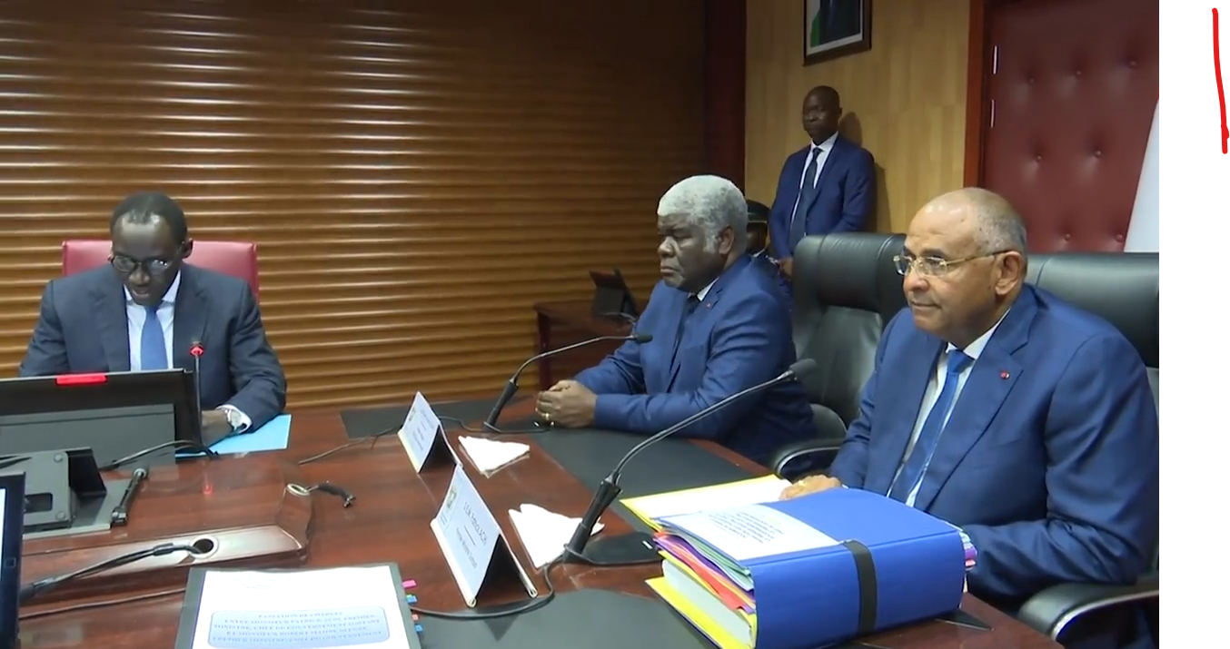 Côte d’Ivoire : cérémonie de passation de charges entre Patrick Achi et Beugré Mambé.