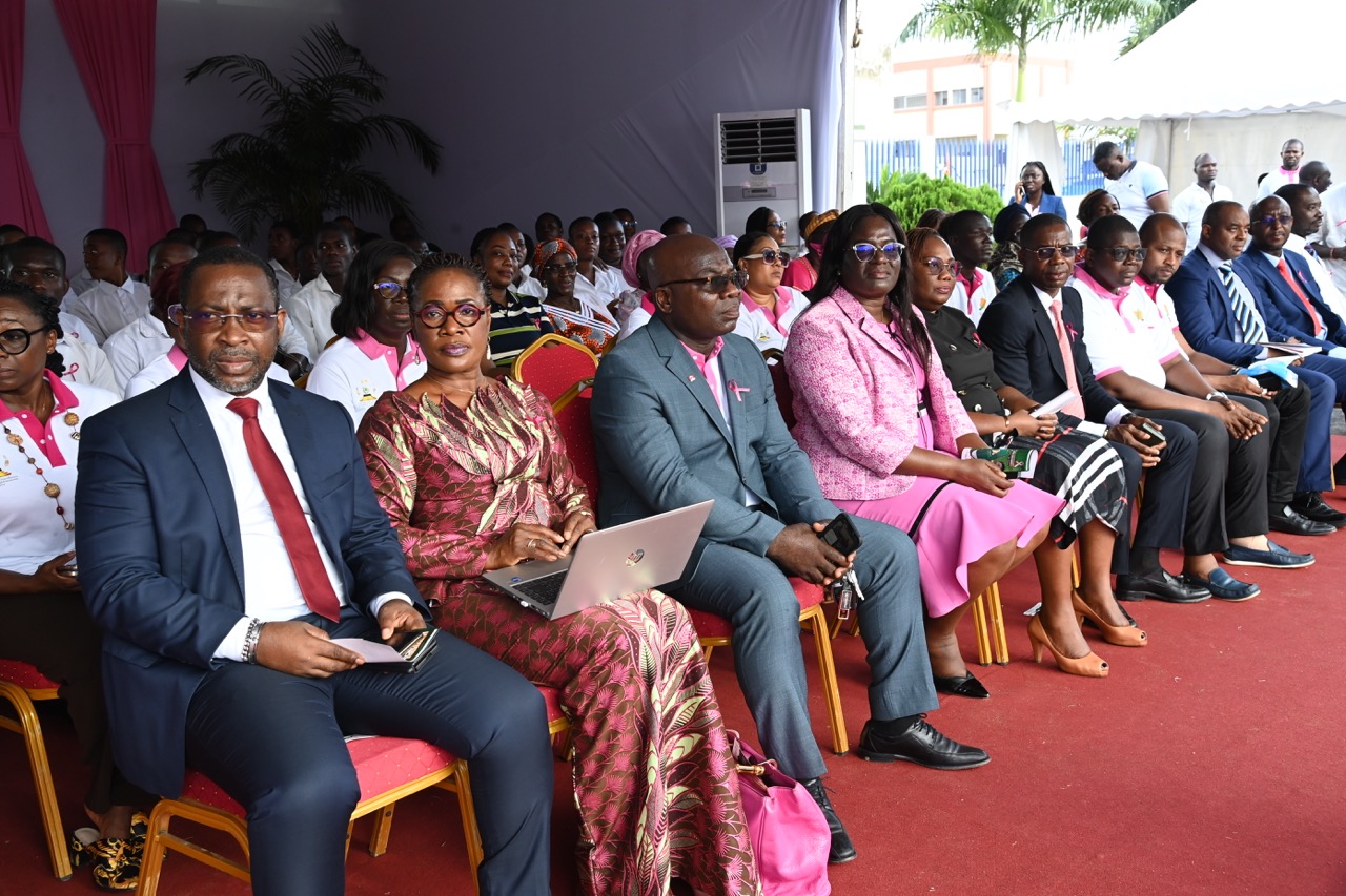 Dominique-Ouattara-Octobre-Rose-lutte-contre-le-cancer-11