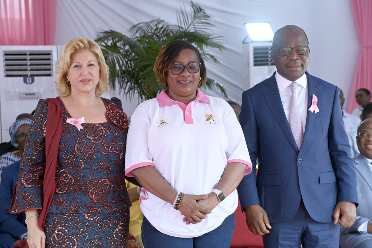 Dominique-Ouattara-Octobre-Rose-lutte-contre-le-cancer-25