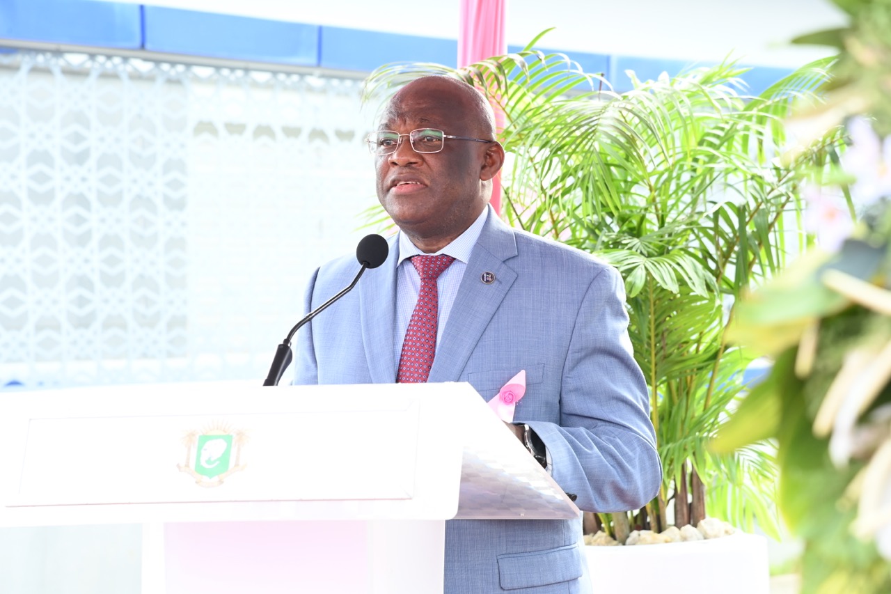 Dominique-Ouattara-Octobre-Rose-lutte-contre-le-cancer-26