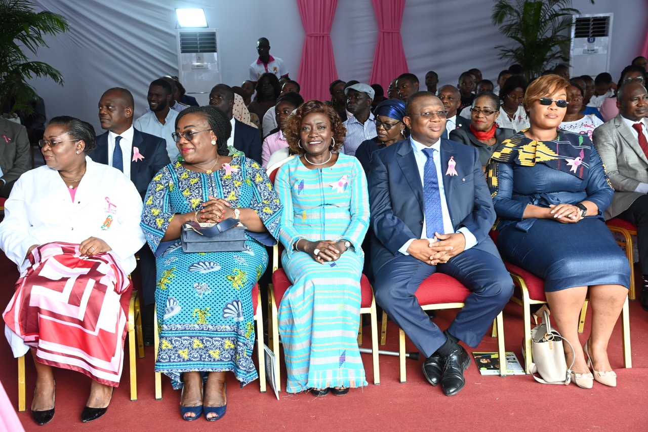 Dominique-Ouattara-Octobre-Rose-lutte-contre-le-cancer-29