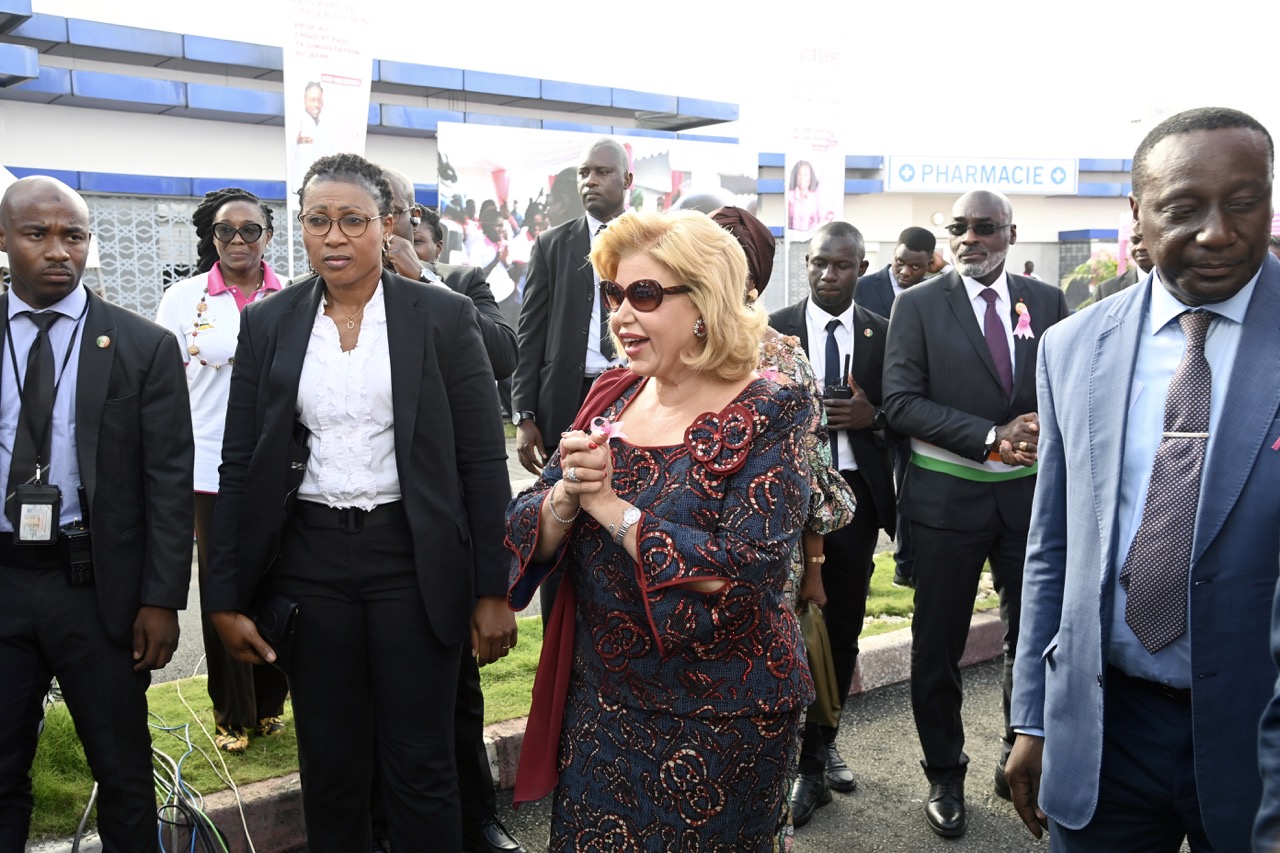 Dominique-Ouattara-Octobre-Rose-lutte-contre-le-cancer-3
