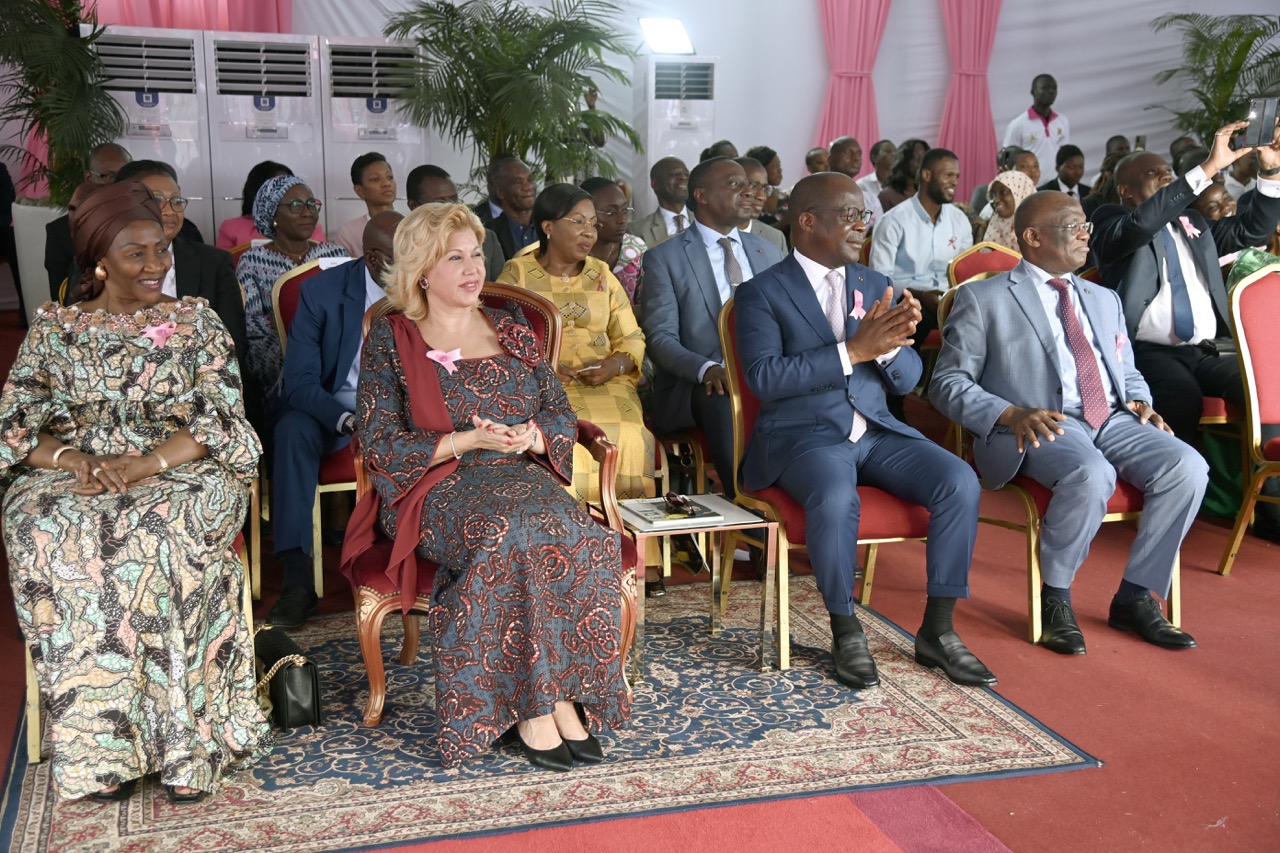 Dominique-Ouattara-Octobre-Rose-lutte-contre-le-cancer-31