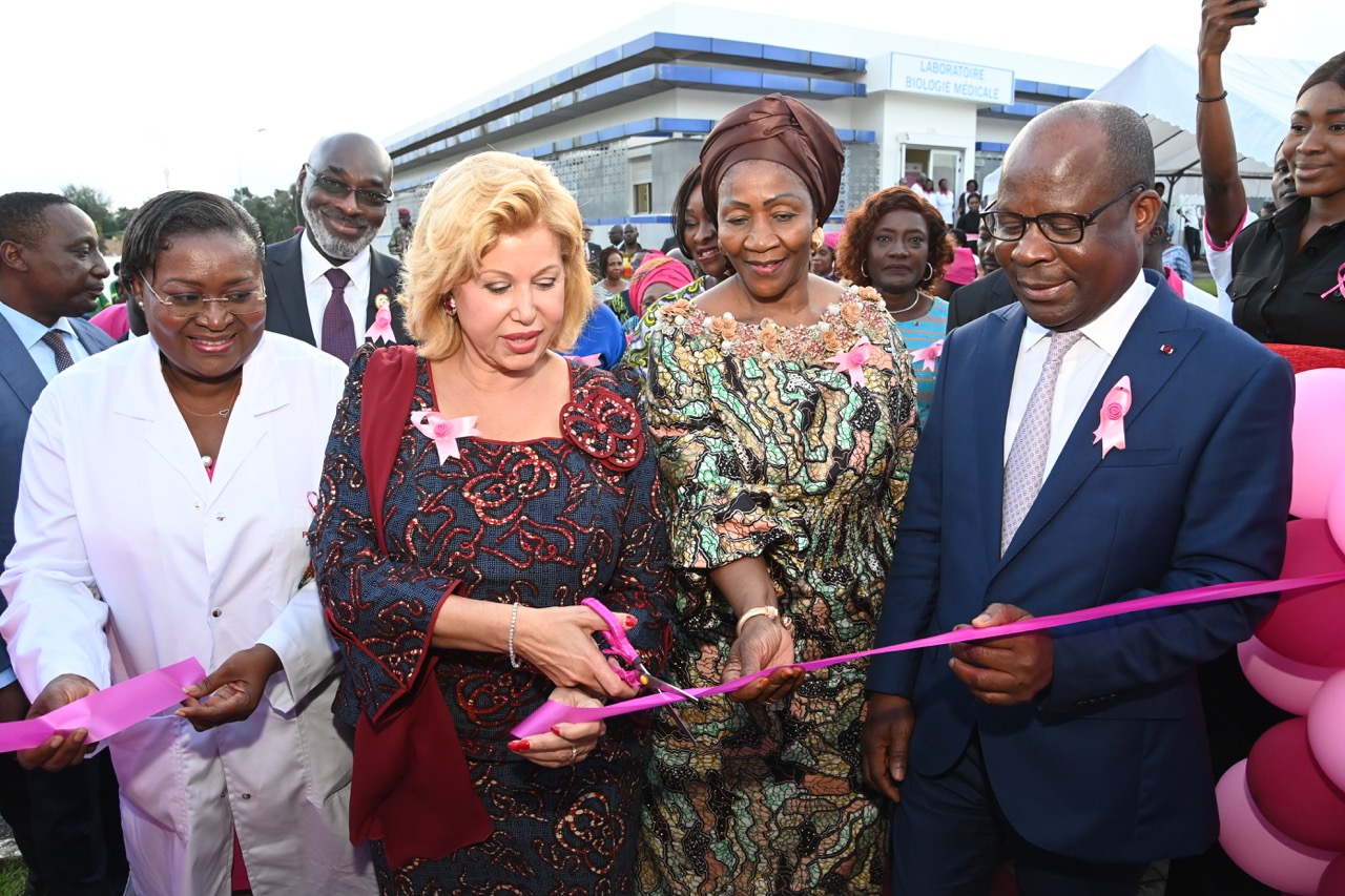 Dominique-Ouattara-Octobre-Rose-lutte-contre-le-cancer-40